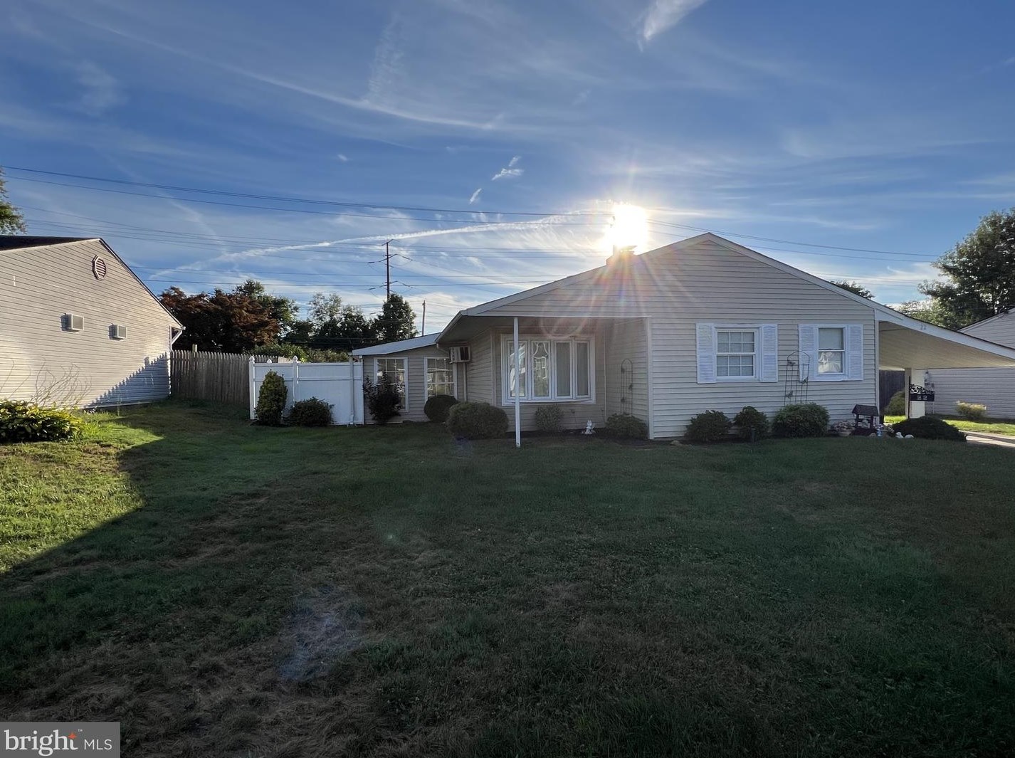 22 Gable Hill Rd, Levittown, PA 19057