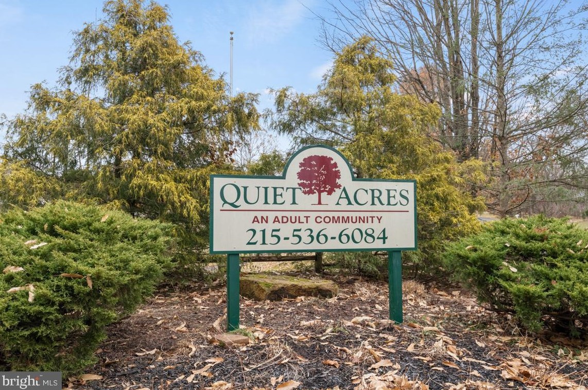 72 Mapleleaf Dr, Sellersville, PA 18960-2860