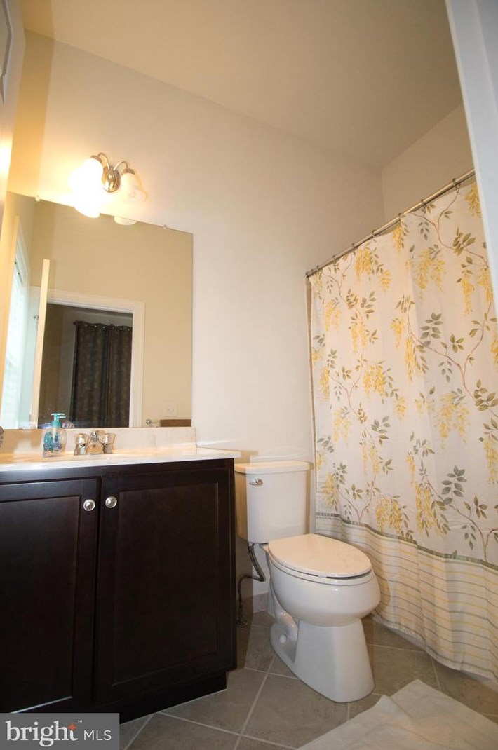 136 Chestnut Ln, Sellersville PA  18960-3802 exterior