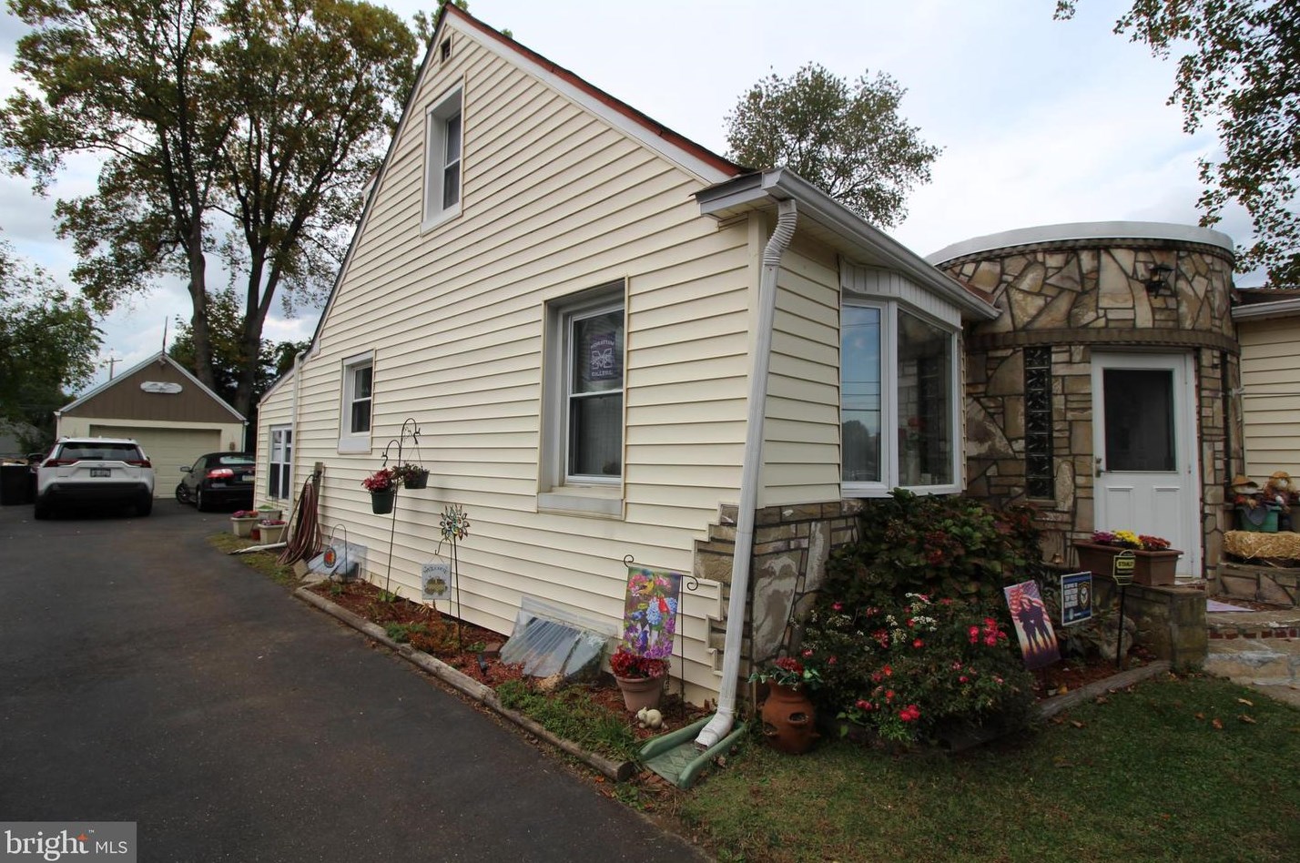 1743 Highland Ave, Langhorne PA  19047-3720 exterior