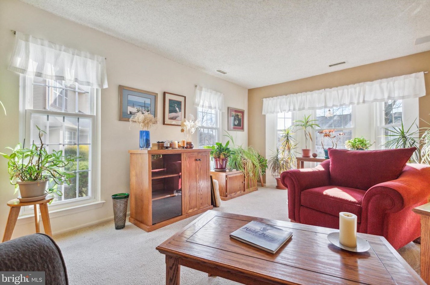 54 Magnolia Dr, Upper Makefield PA  18940-9236 exterior