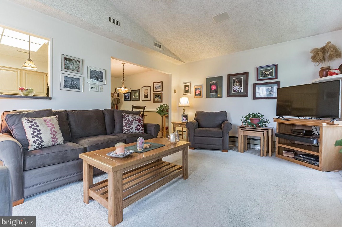 54 Magnolia Dr, Upper Makefield PA  18940-9236 exterior