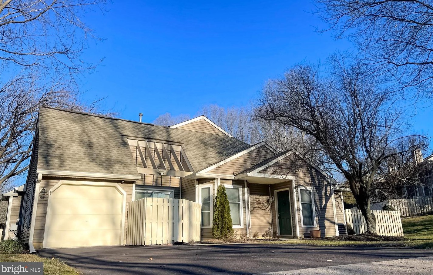 310 Rowantree Cir, Yardley, PA 19067