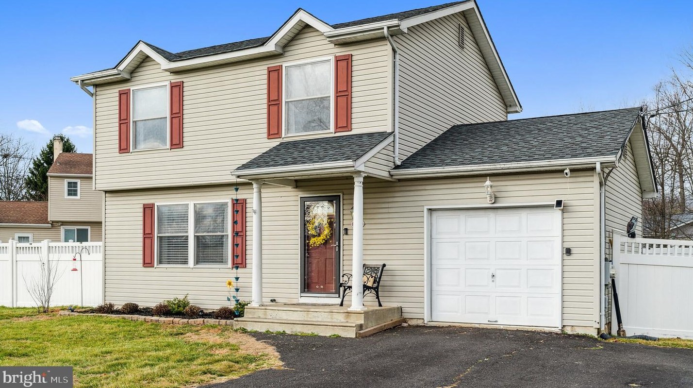 1028 Harrison Ave, Langhorne, PA 19047-7519
