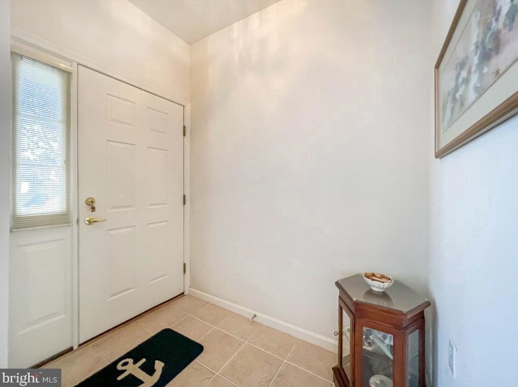 15 Legacy Oaks Dr, Southampton, PA 18954-2200