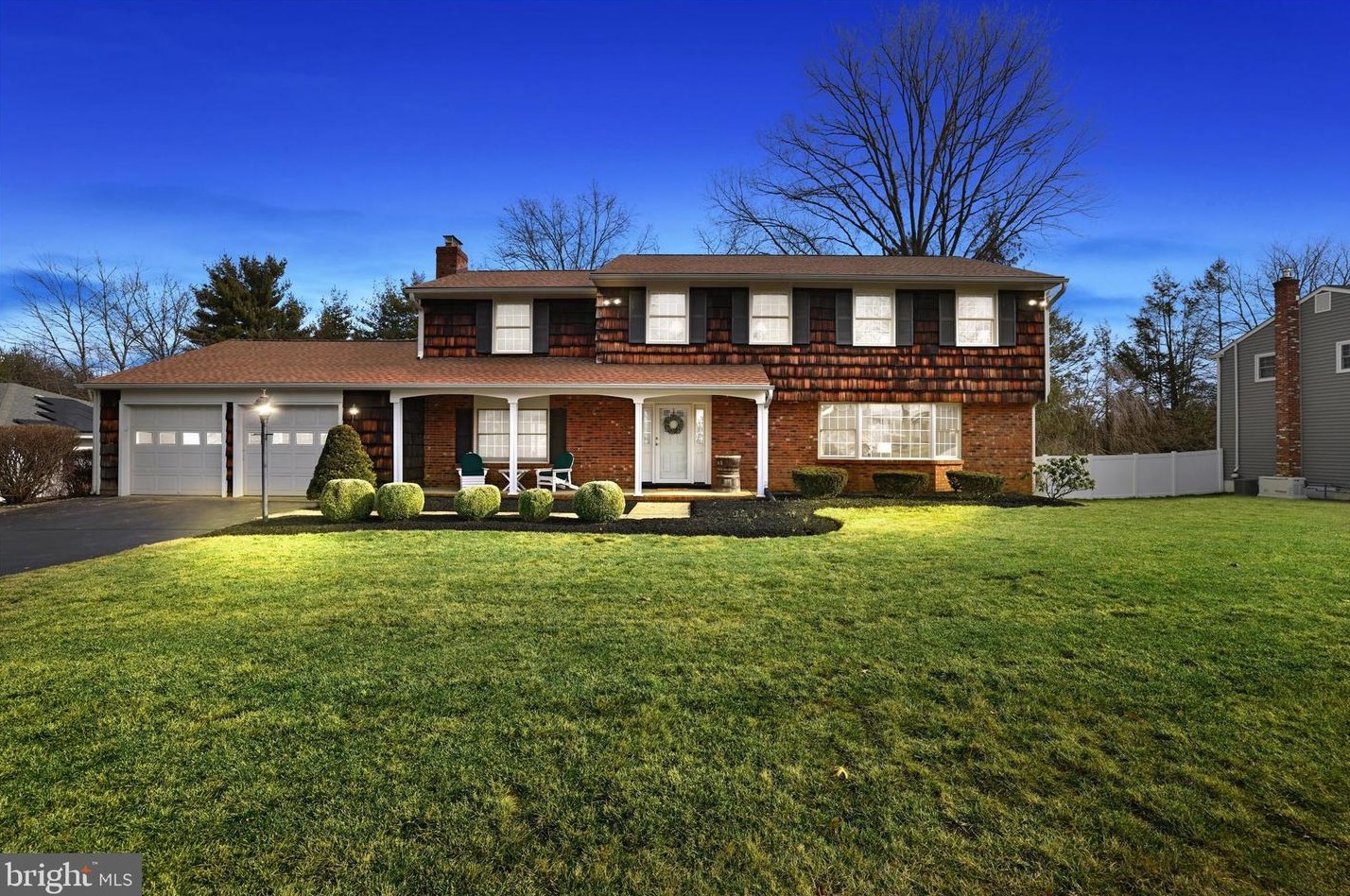 704 Briarwood Ct, Yardley, PA 19067