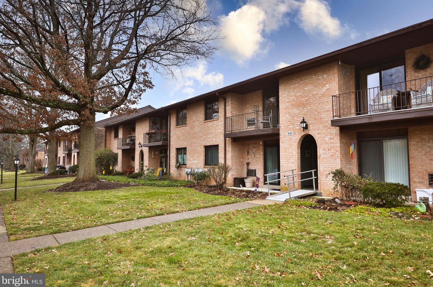 612 N Shady Retreat Rd #32, Gardenville, PA 18901