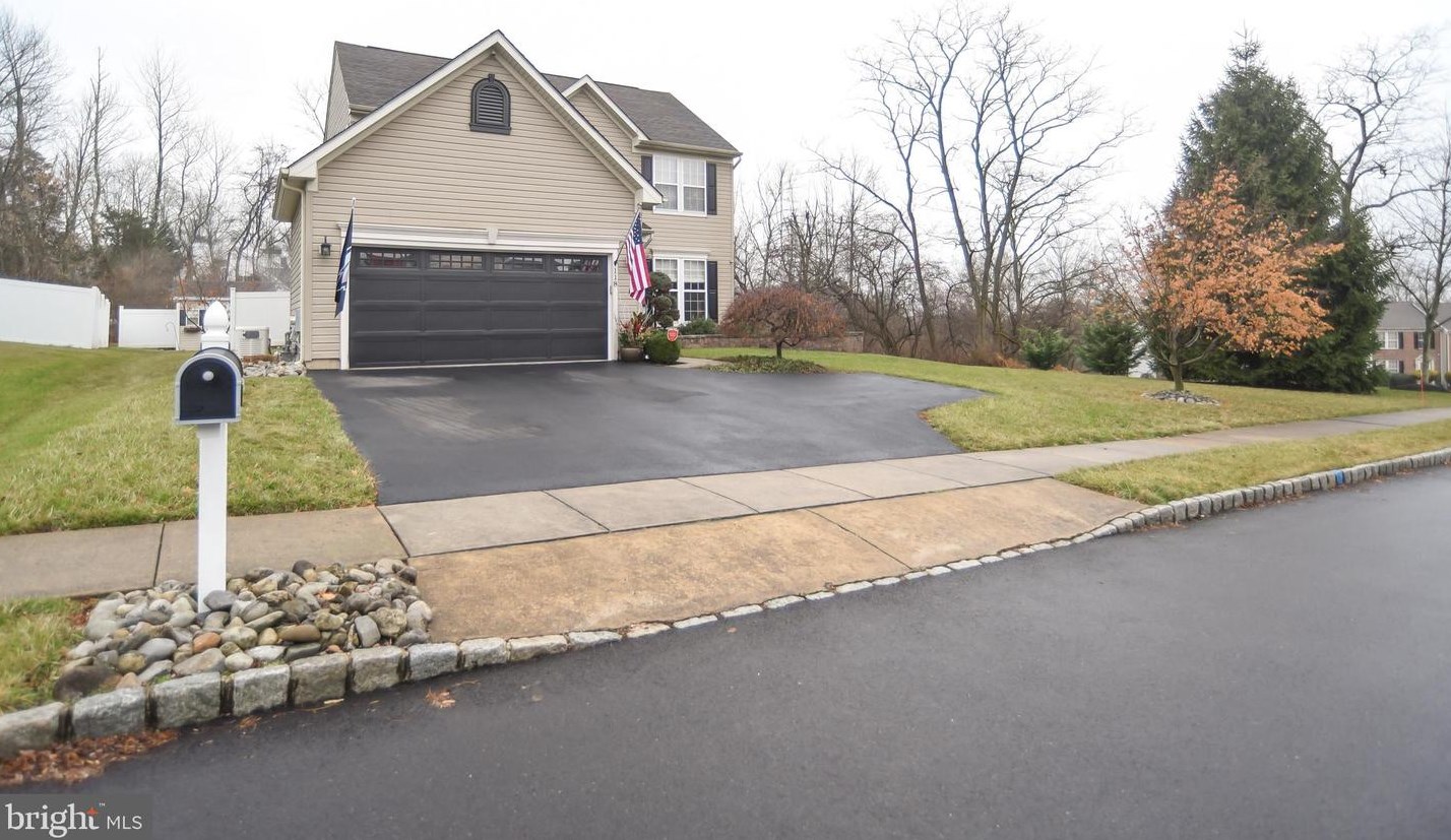 118 Bridgewater Dr, New Hope, PA 18938