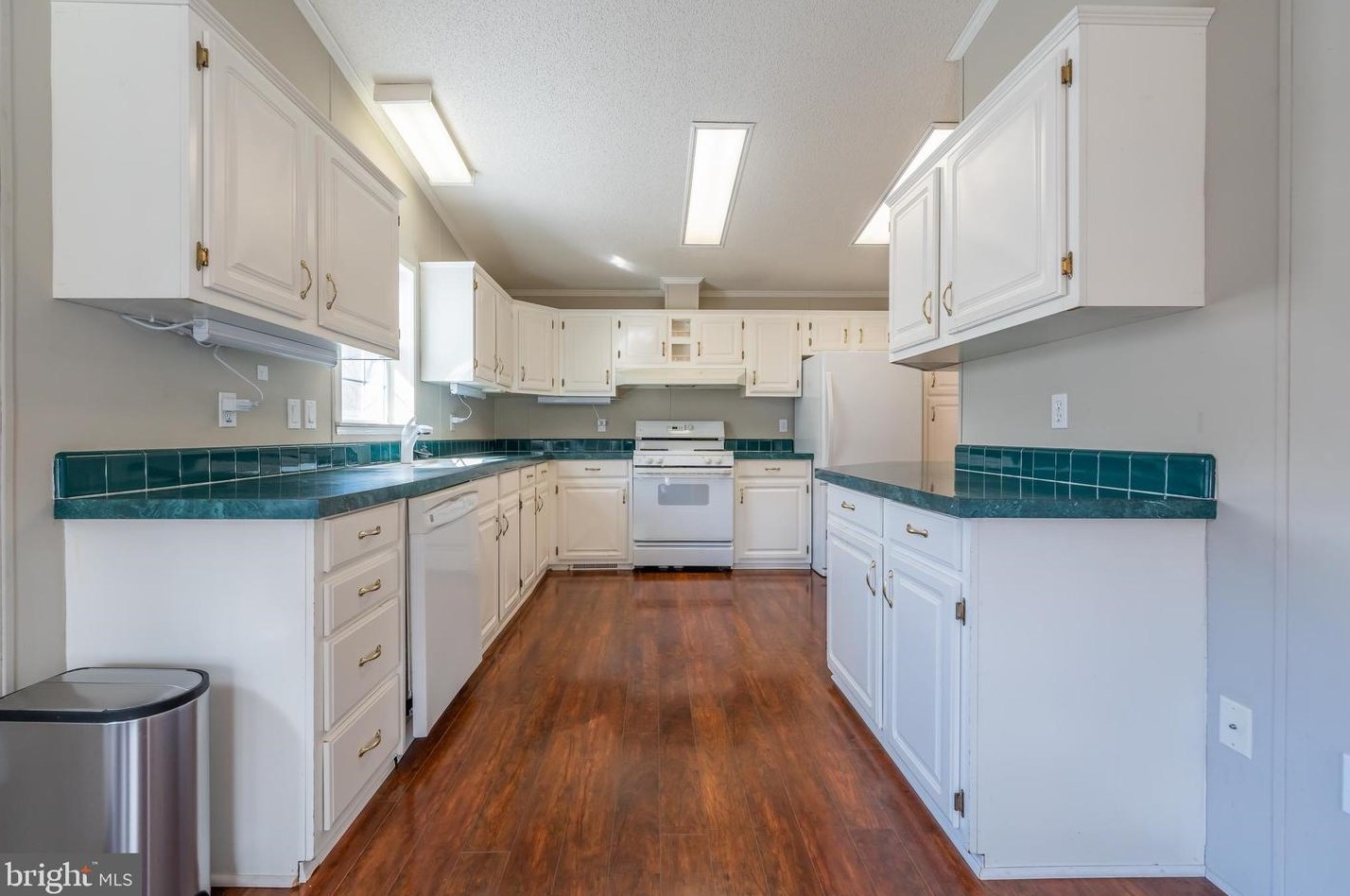 75 Little Farm Ln, Chalfont PA  18914-2233 exterior