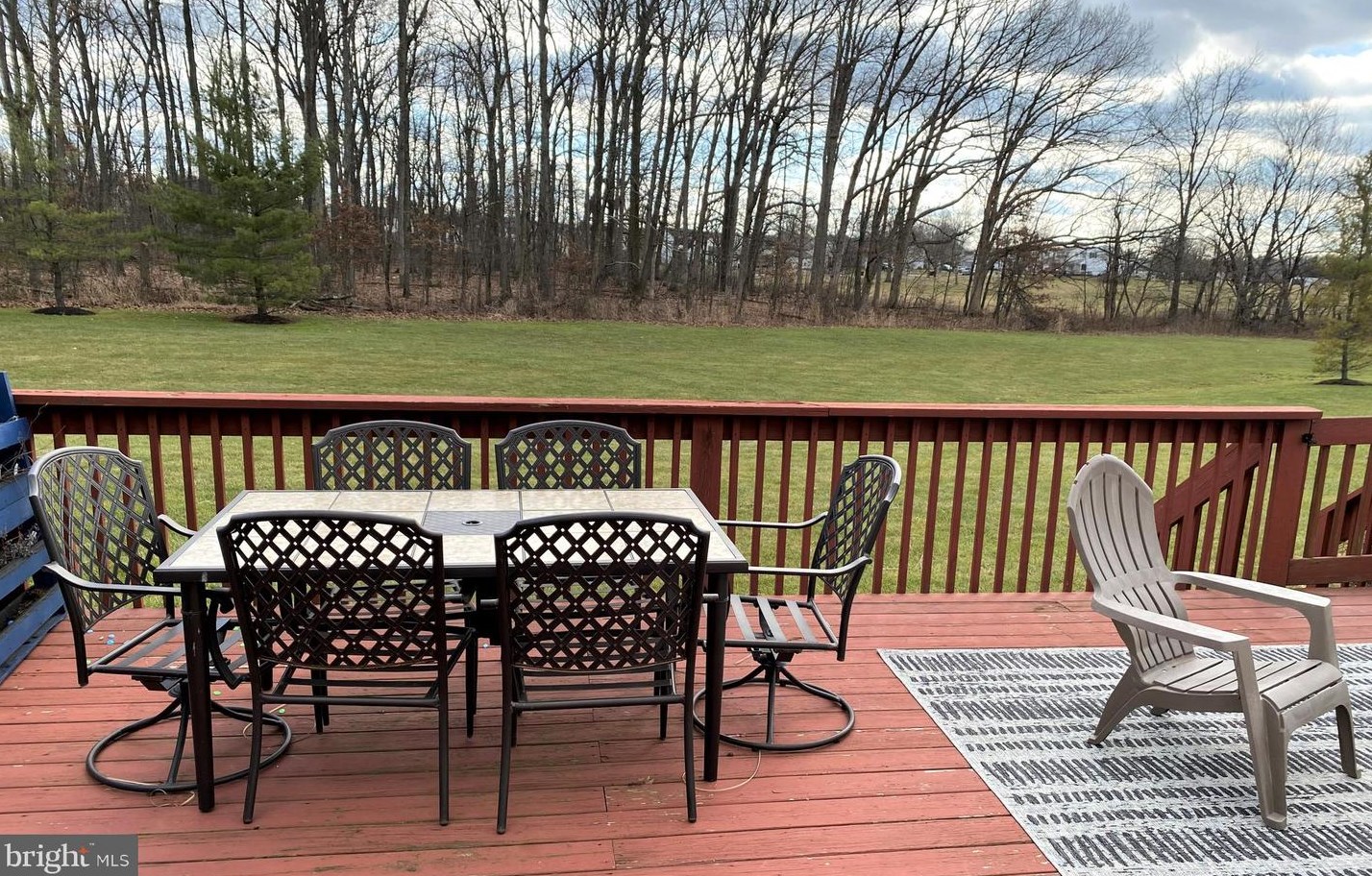 2501 Peachtree Dr, Perkasie PA  18944-5457 exterior