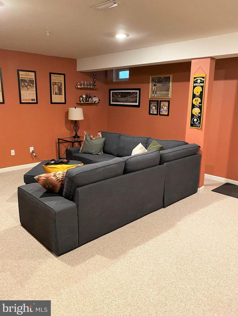 2501 Peachtree Dr, Perkasie PA  18944-5457 exterior