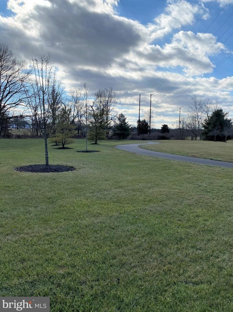 2501 Peachtree Dr, Perkasie PA  18944-5457 exterior