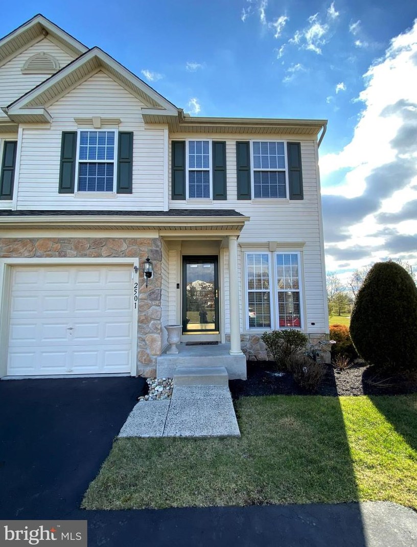 2501 Peachtree Dr, Perkasie, PA 18944