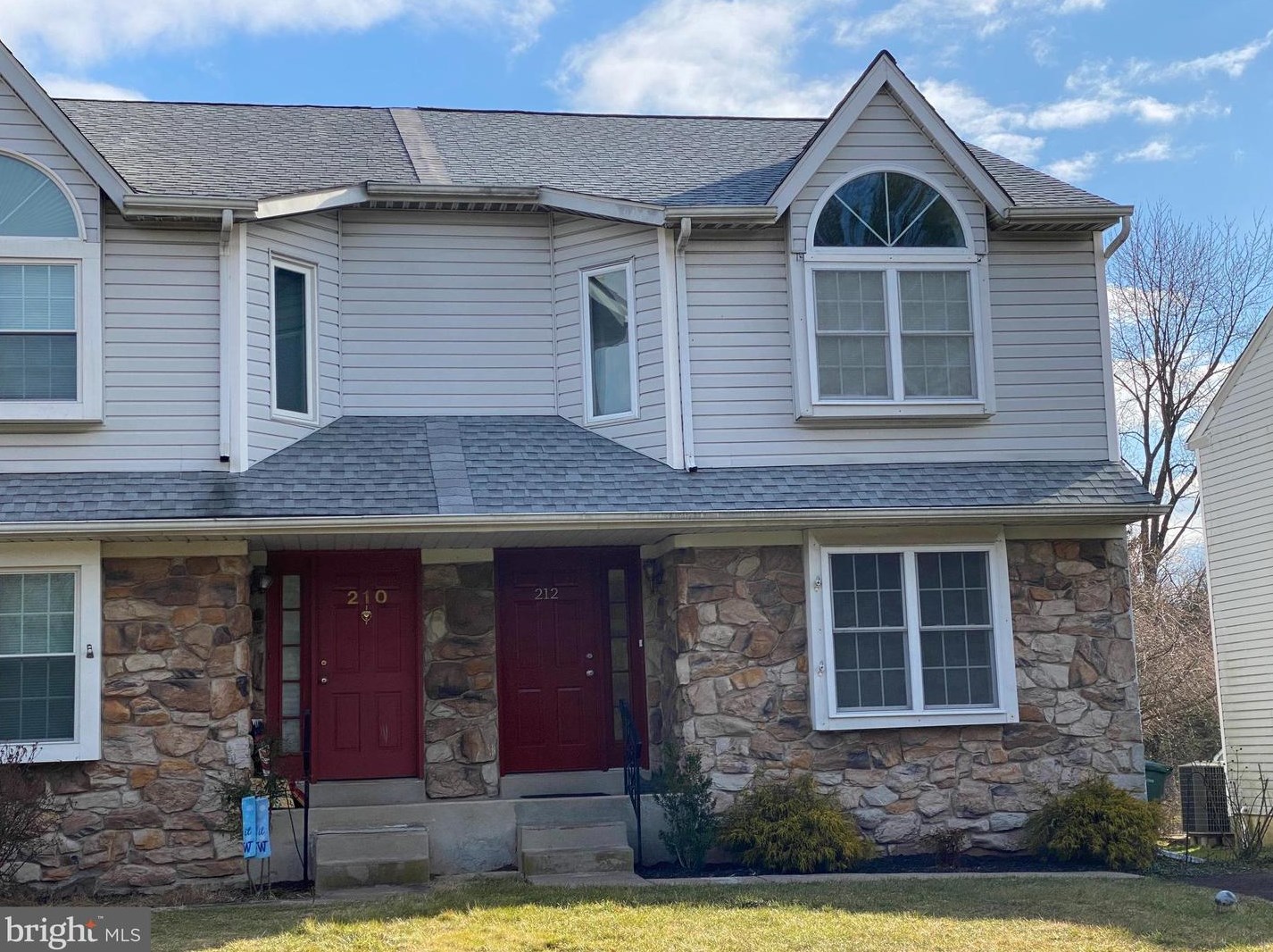 212 Sandy Ridge Dr, Gardenville, PA