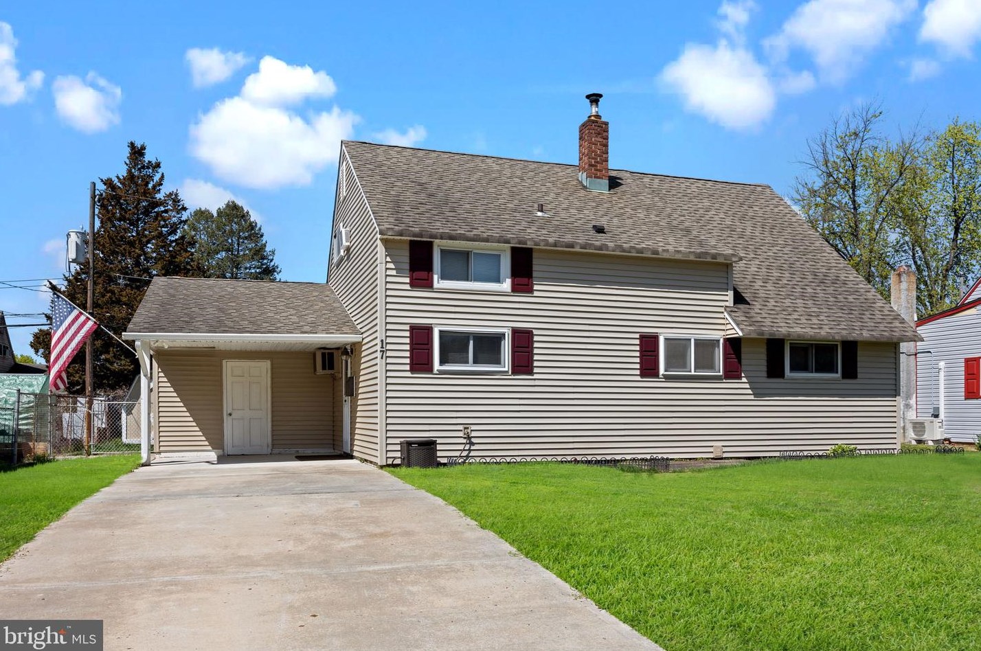 17 Nutmeg Ln, Levittown, PA 19054