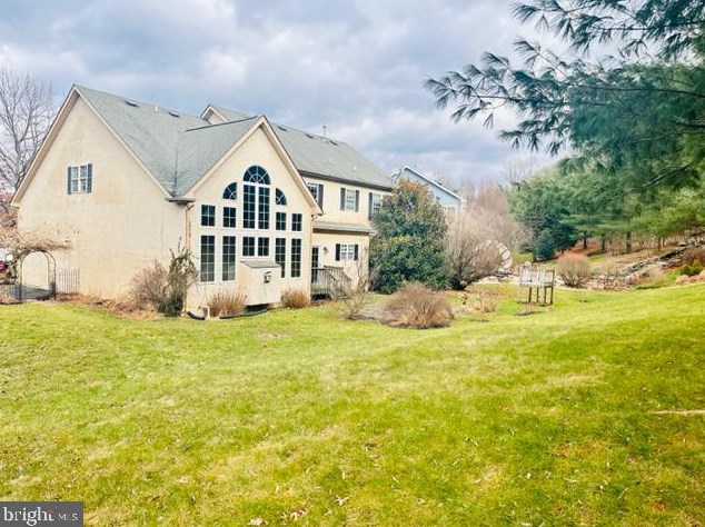 3901 Charter Club Dr, Gardenville, PA