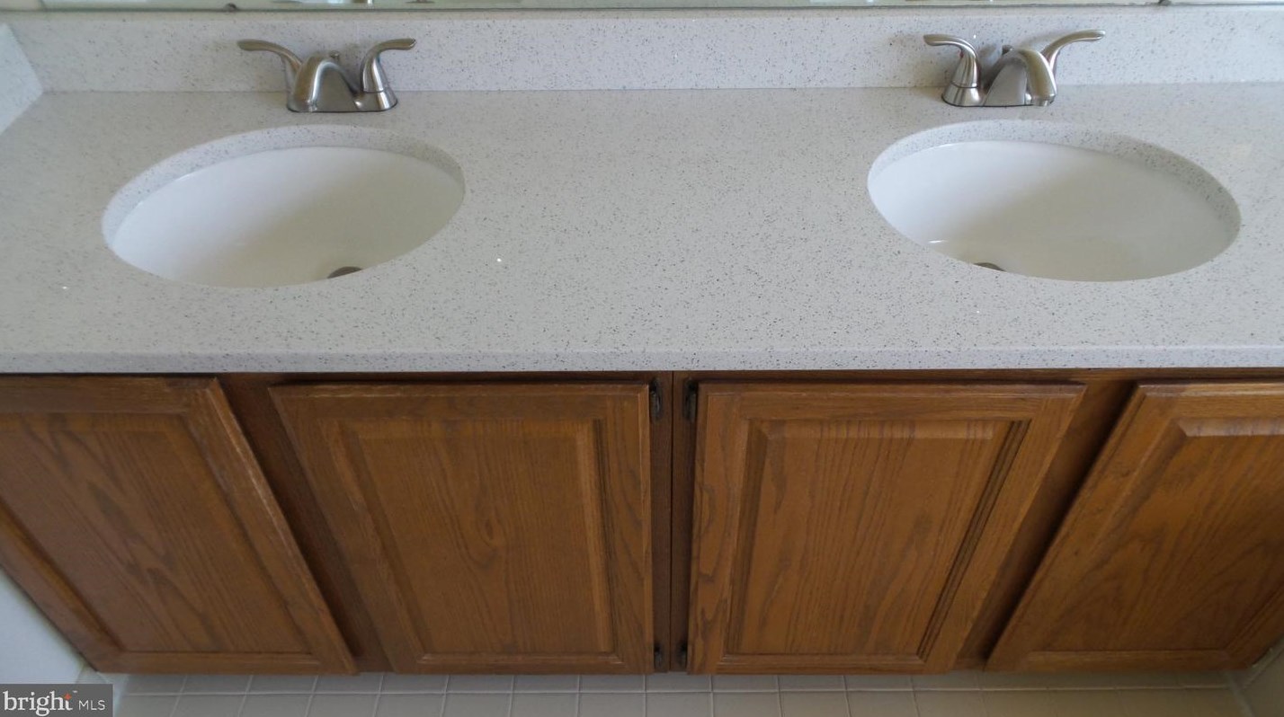 4 Birch Ct, Upper Makefield PA  18940-9253 exterior