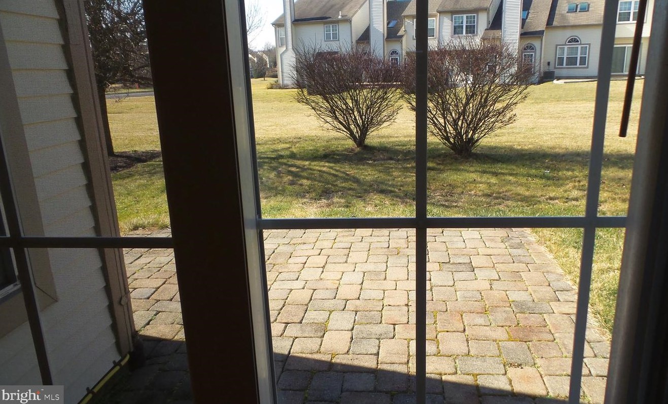 4 Birch Ct, Upper Makefield PA  18940-9253 exterior