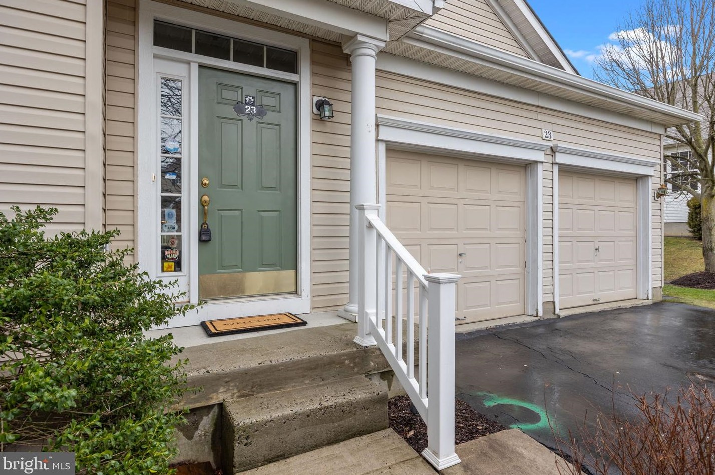 23 Blue Flax Ln, Langhorne, PA 19047-3410