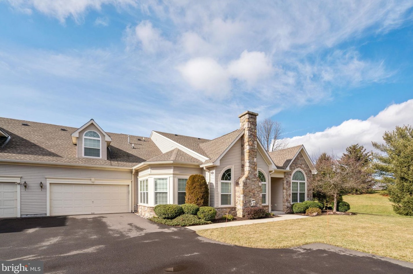 221 Shady Brook Dr, Langhorne, PA 19047-8030