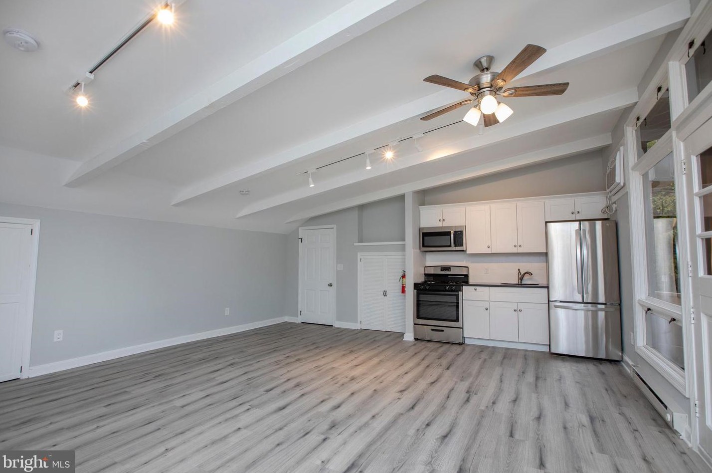85 S Main St #b, New Hope, PA 18938