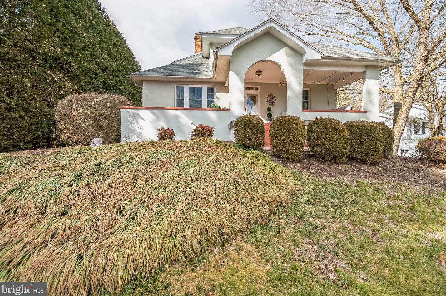 205 Walnut St, Sellersville, PA 18960-2413