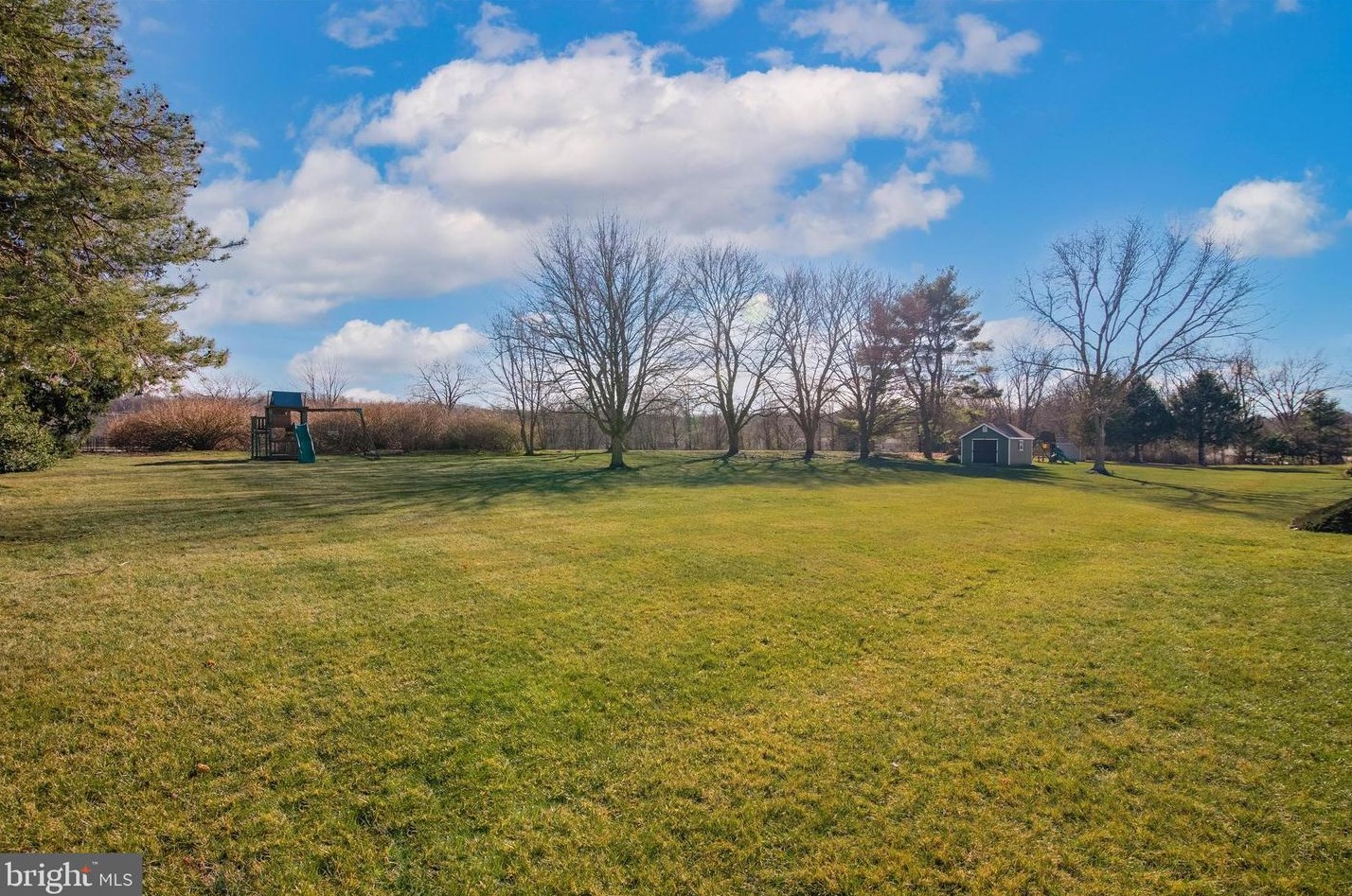 160 Cardinal Rd, Chalfont, PA 18914-3110