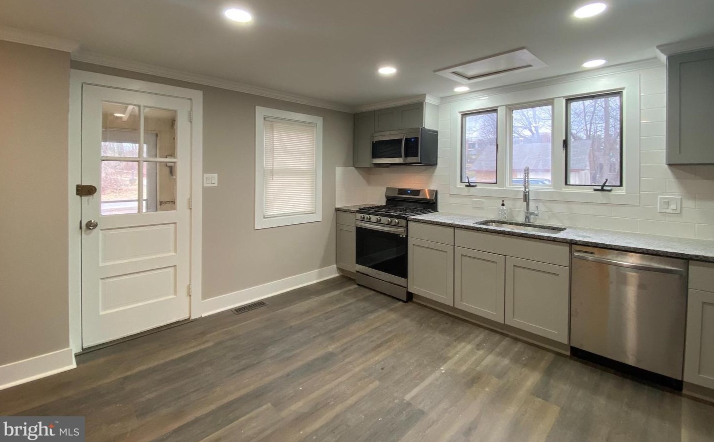 125 Sycamore St, Upper Makefield PA  18940-1512 exterior