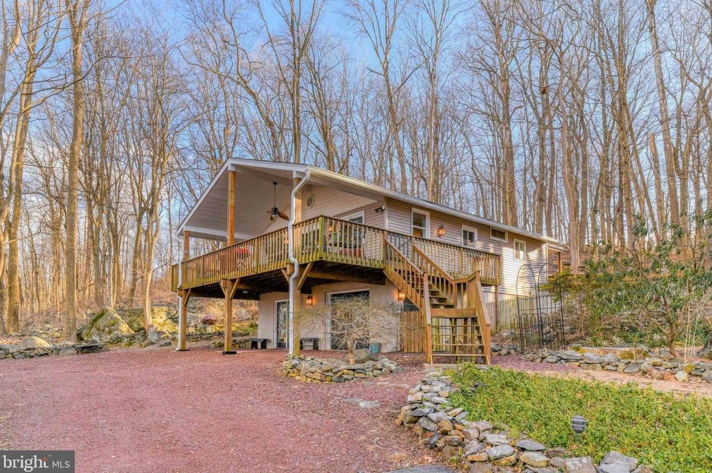 1726 Skyline Dr, Upper Black Eddy, PA 18972