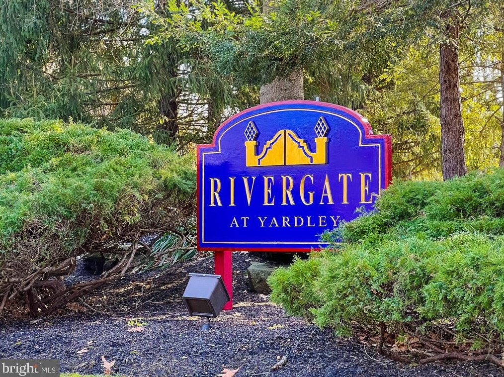 902 Slate Hill Rd, Yardley, PA 19067