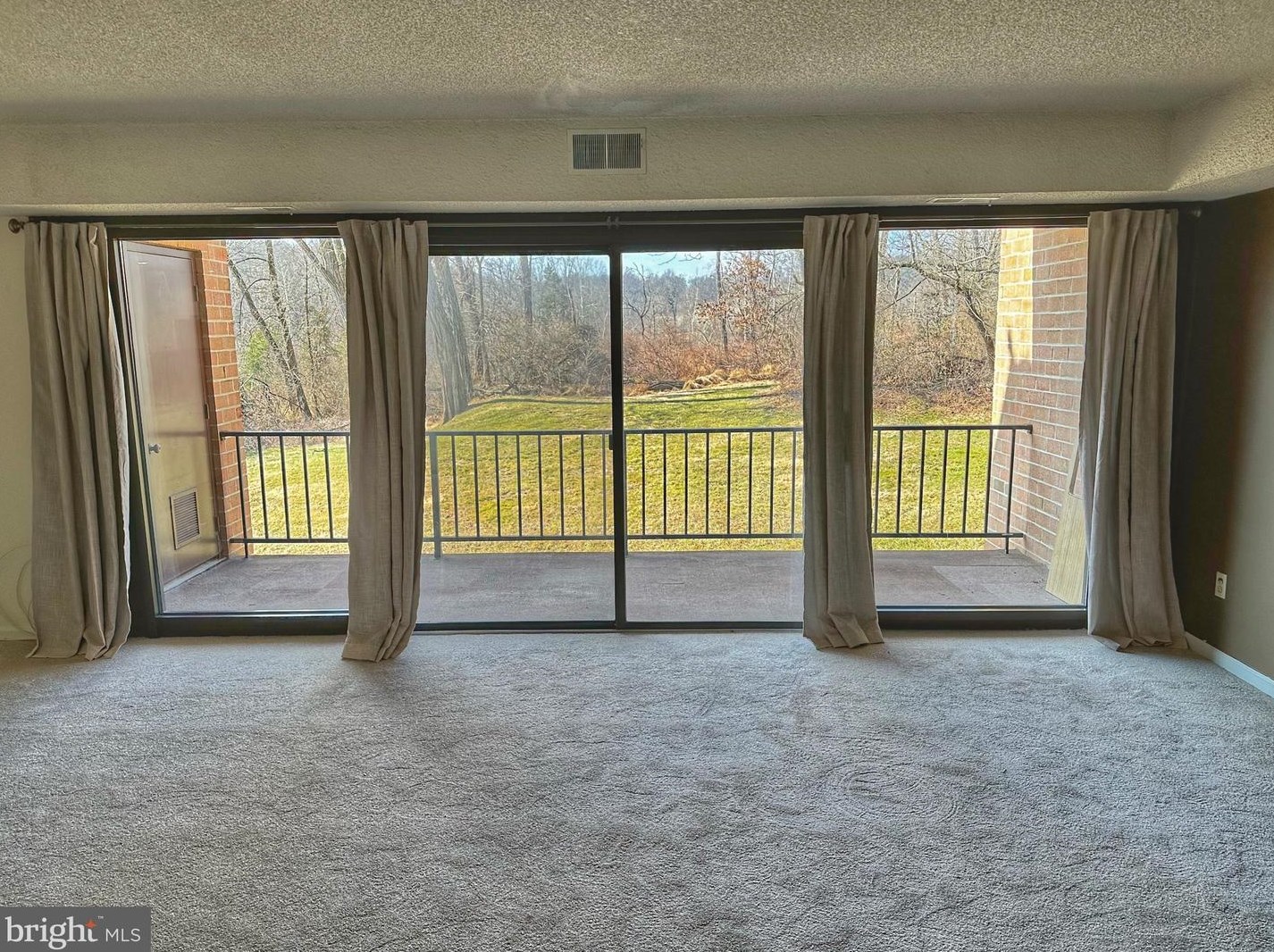 63 Hermitage Dr, New Hope, PA 18938