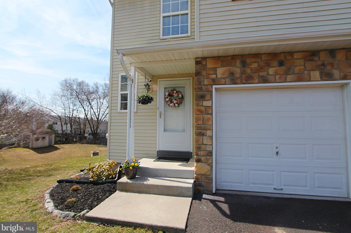 8 Coolidge Ave, Sellersville, PA 18960