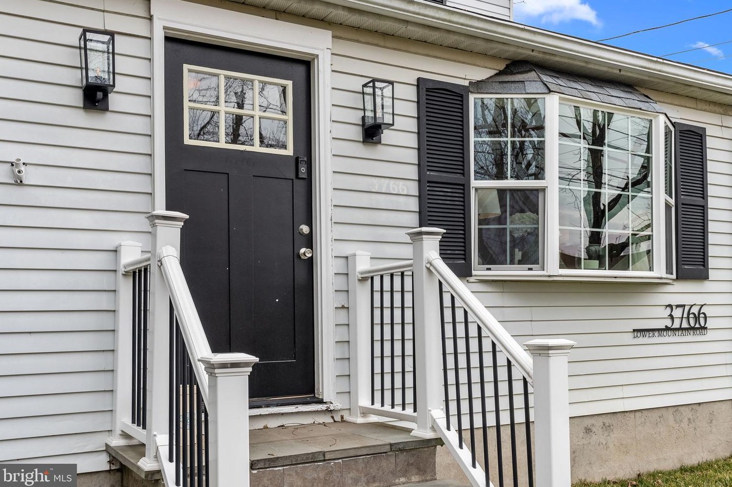 3766 Lower Mountain Rd, New Hope, PA 18938-5472