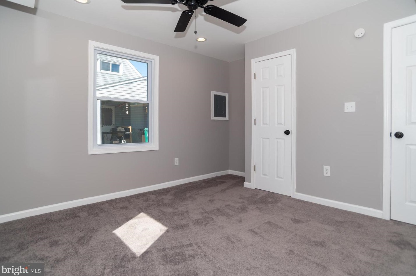 5 Hollyhock Ln, Levittown PA  19055-1319 exterior