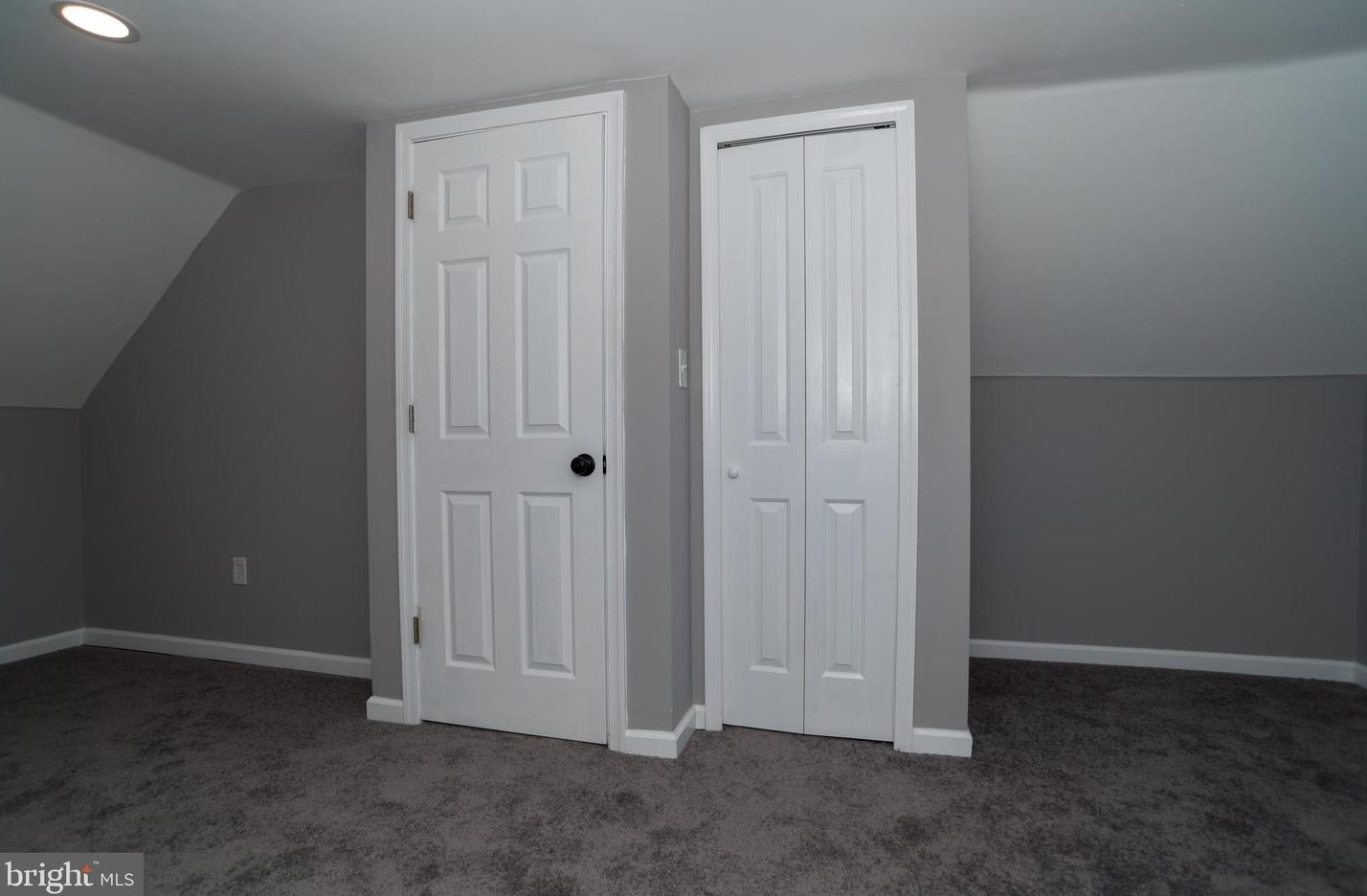 5 Hollyhock Ln, Levittown PA  19055-1319 exterior