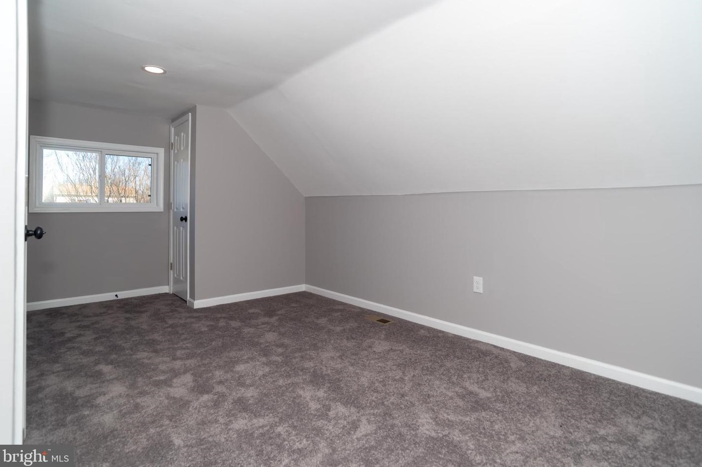 5 Hollyhock Ln, Levittown PA  19055-1319 exterior