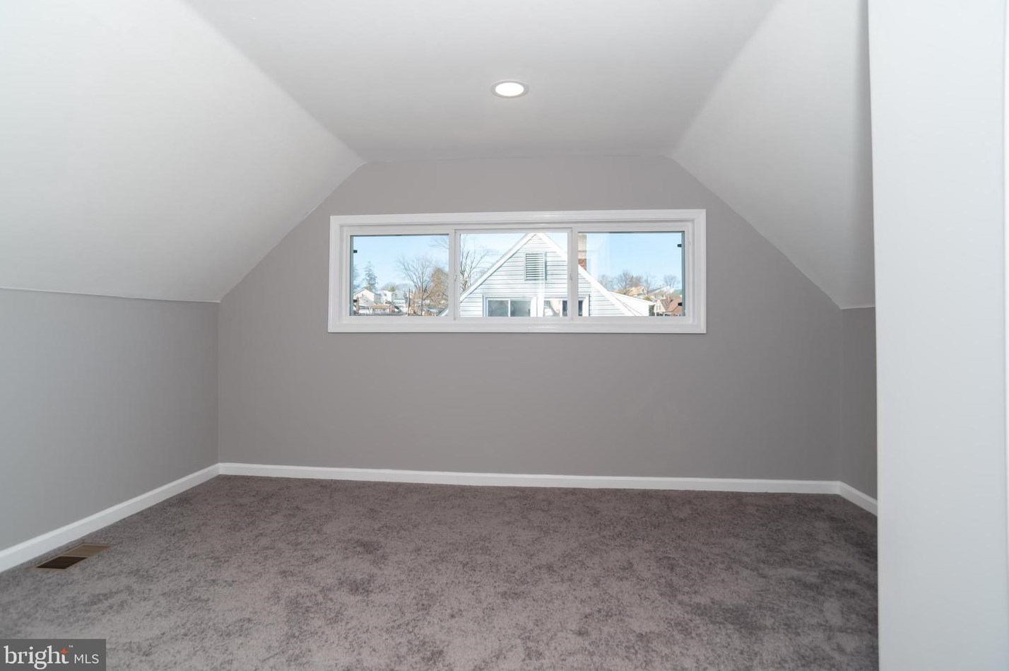 5 Hollyhock Ln, Levittown PA  19055-1319 exterior