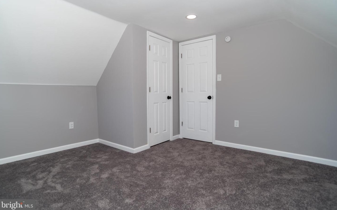 5 Hollyhock Ln, Levittown PA  19055-1319 exterior