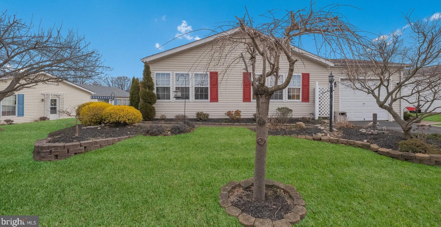 393 Thrush Ct W, New Hope, PA 18938