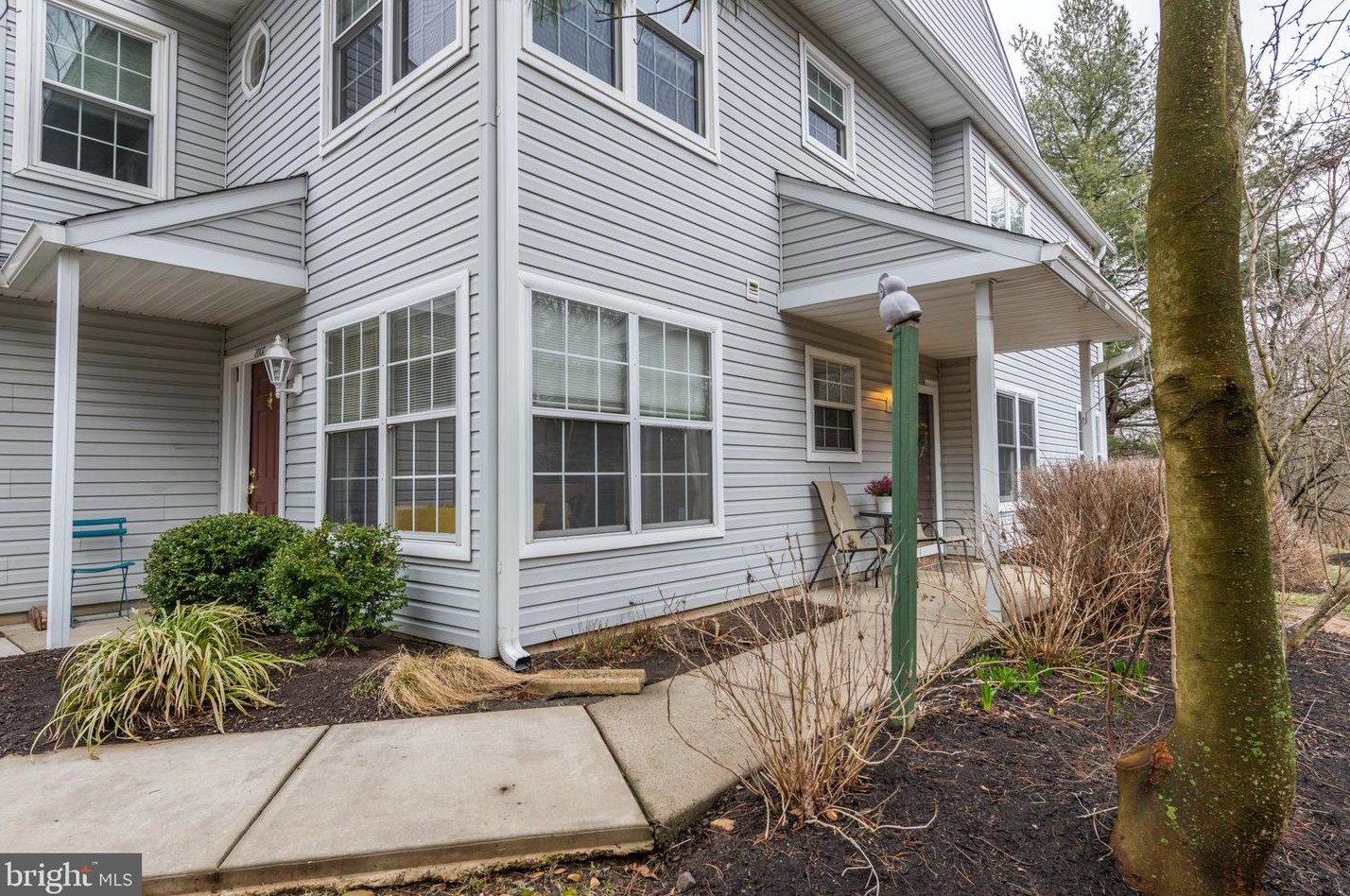 2008 Lynbrooke Dr, Yardley, PA 19067