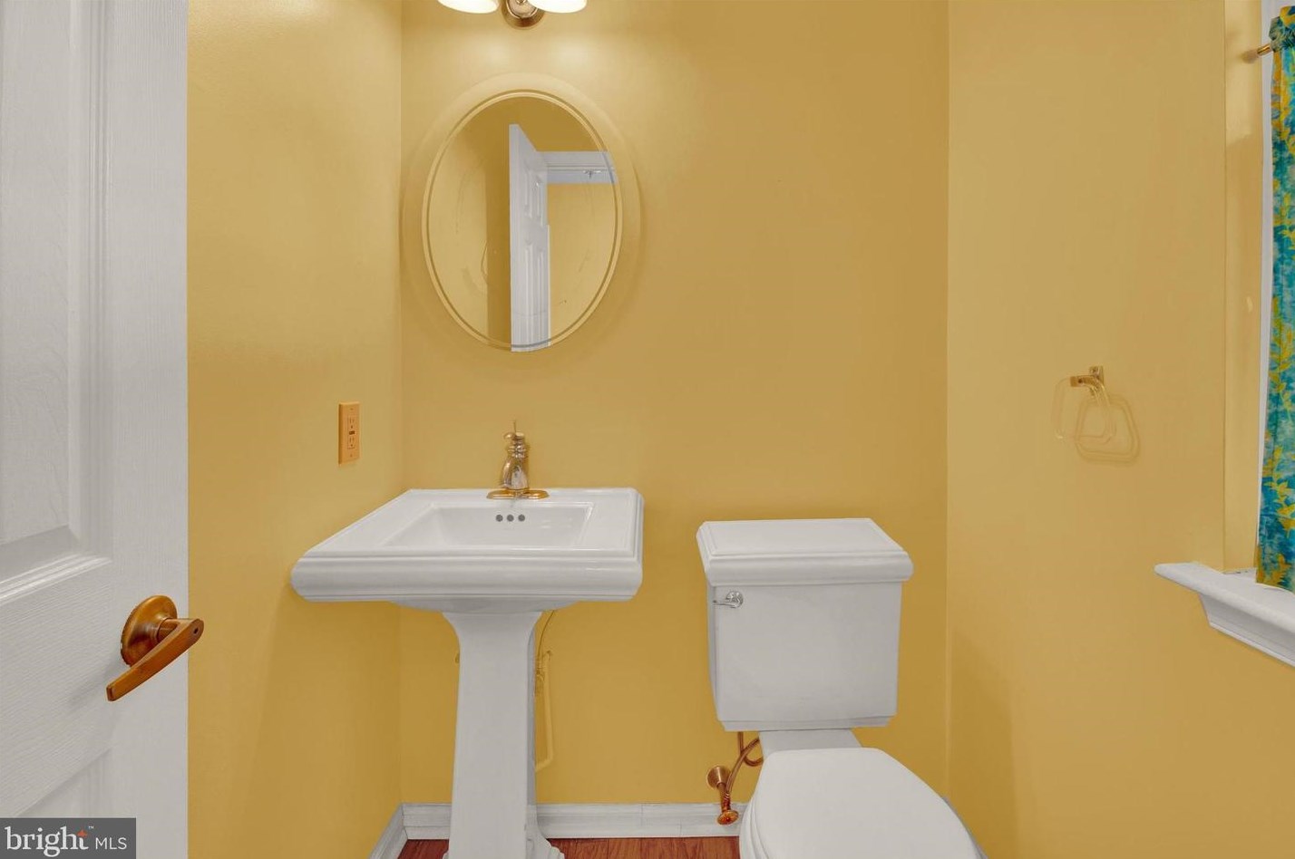 24 Sassafras Cir, Upper Makefield PA  18940-9232 exterior