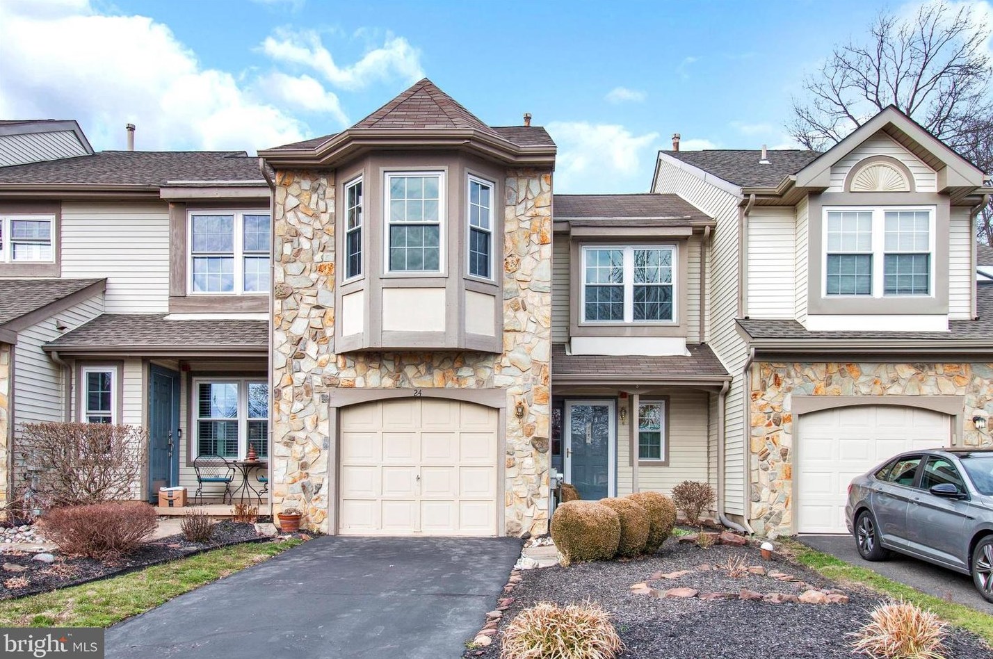 24 Sassafras Cir, Upper Makefield, PA 18940-9232