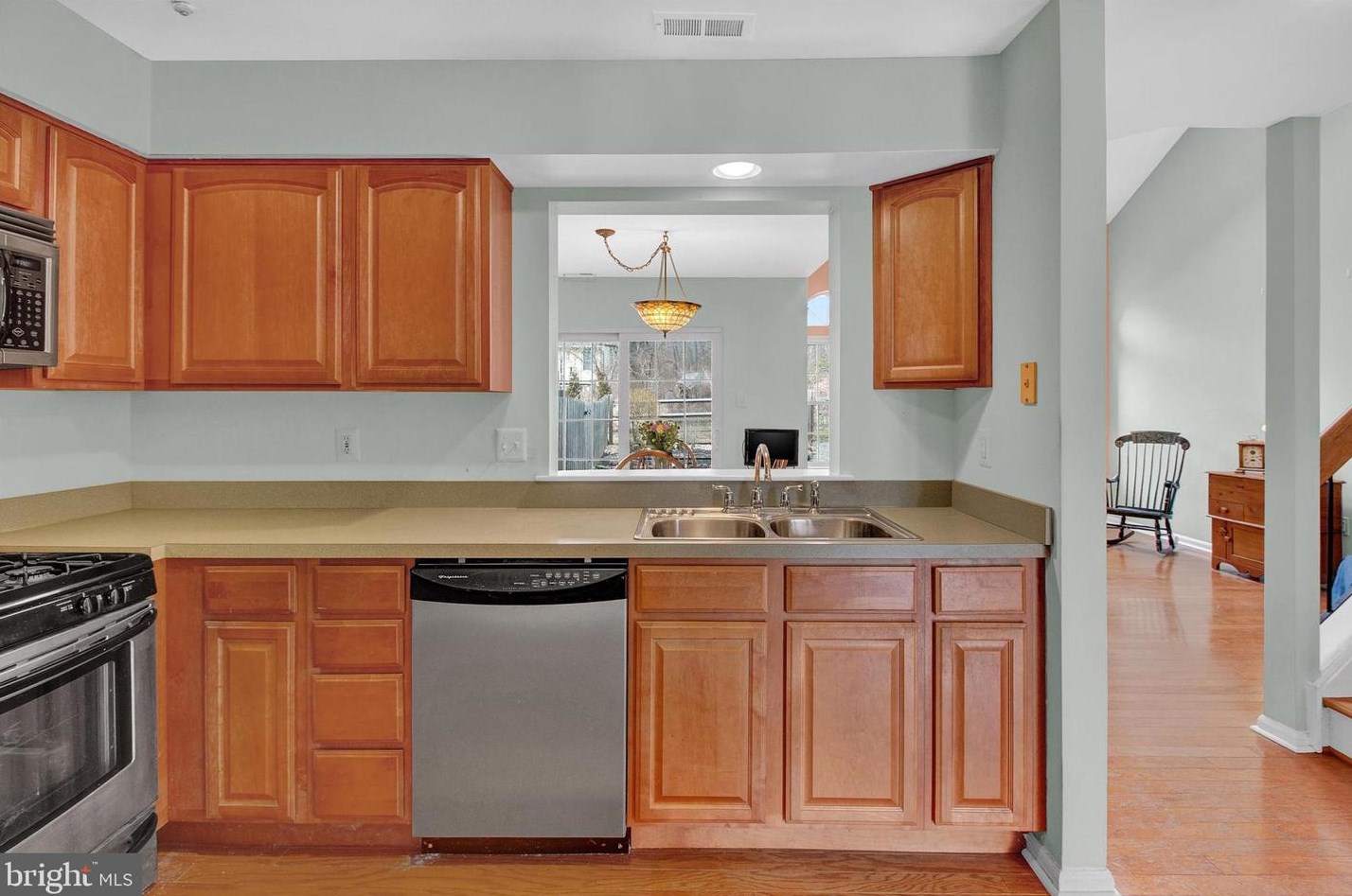 24 Sassafras Cir, Upper Makefield PA  18940-9232 exterior