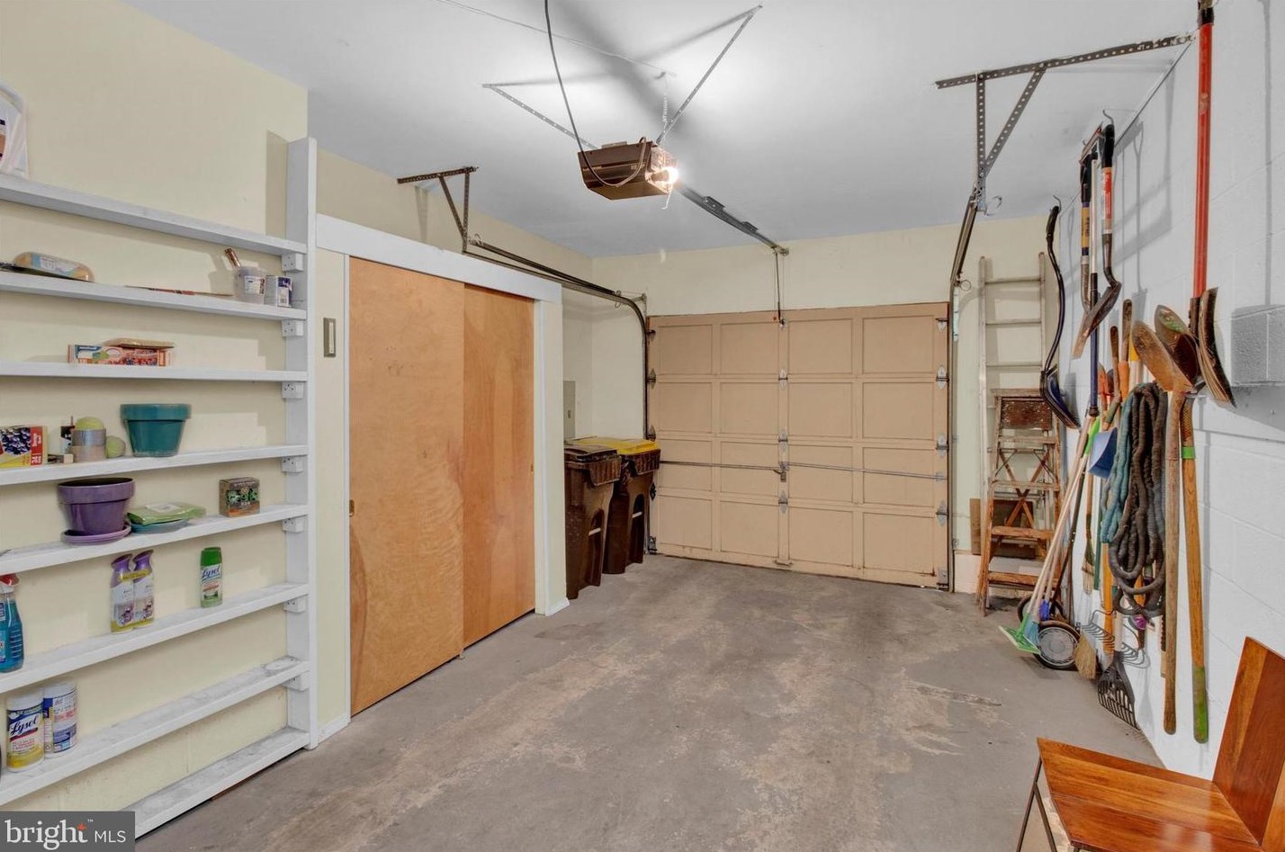 24 Sassafras Cir, Upper Makefield PA  18940-9232 exterior