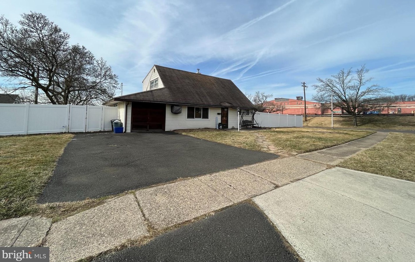 35 Hybrid Rd, Levittown, PA 19056
