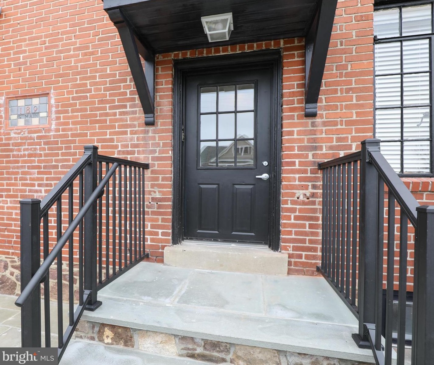 189 S Main St #1, Gardenville, PA 18901