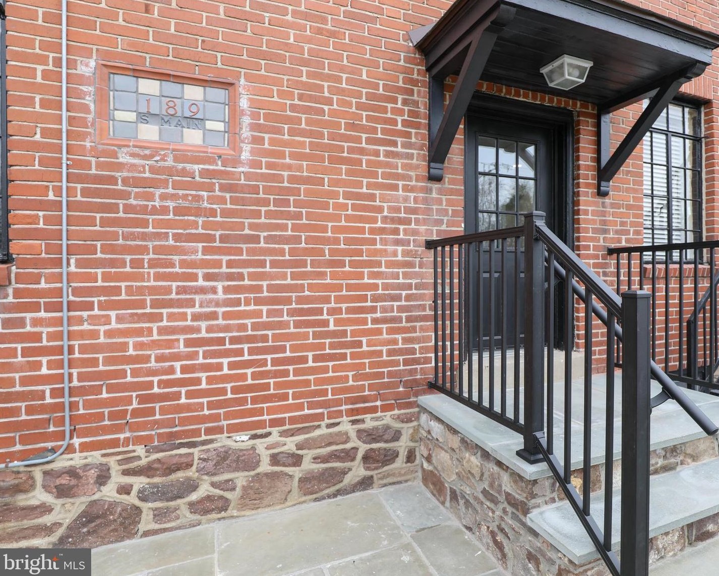 189 S Main St #3, Gardenville, PA 18901