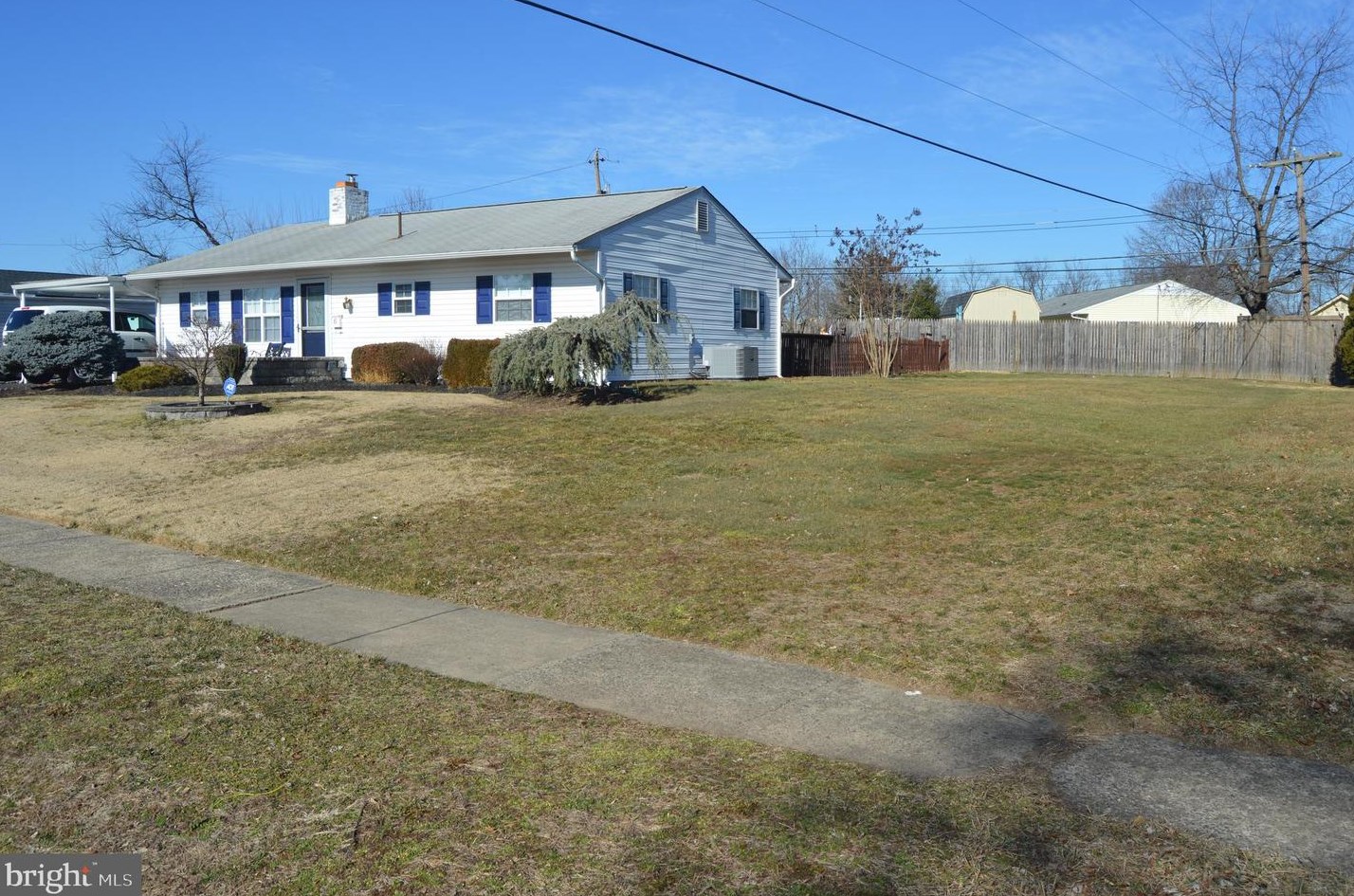 6 Garden Ln, Levittown, PA 19055-1902