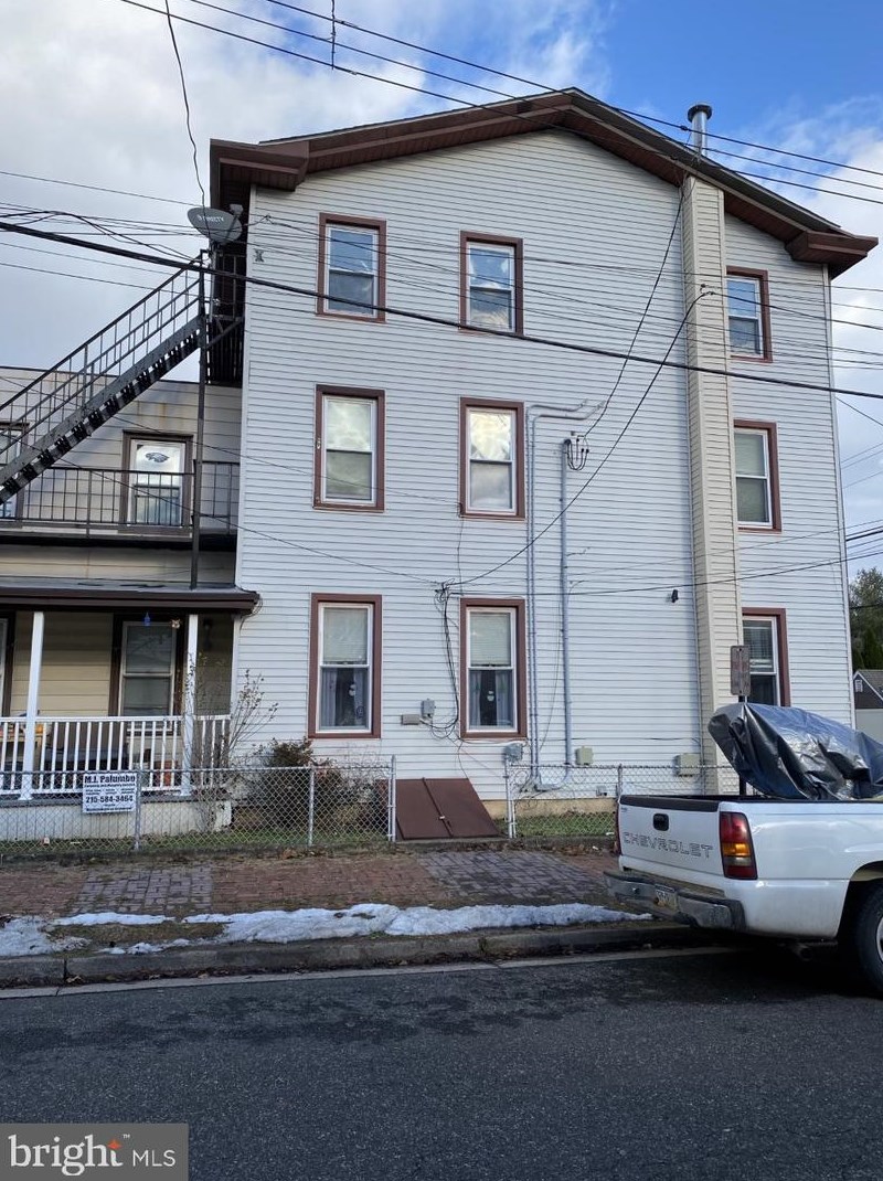603 Cedar St Apt 1, Edgely, PA 19007