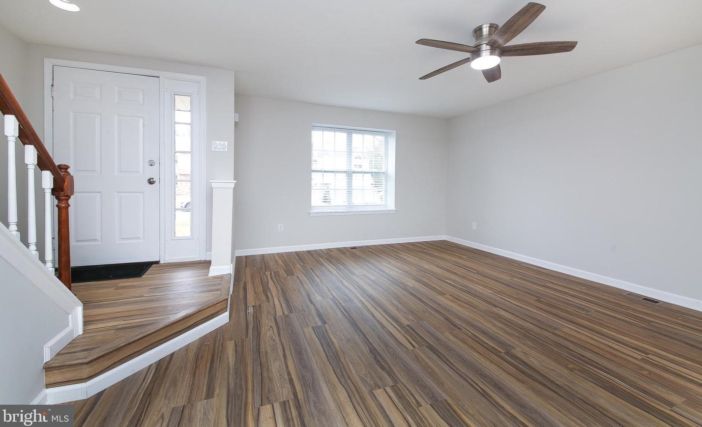 6 Pearl Dr, Gardenville, PA